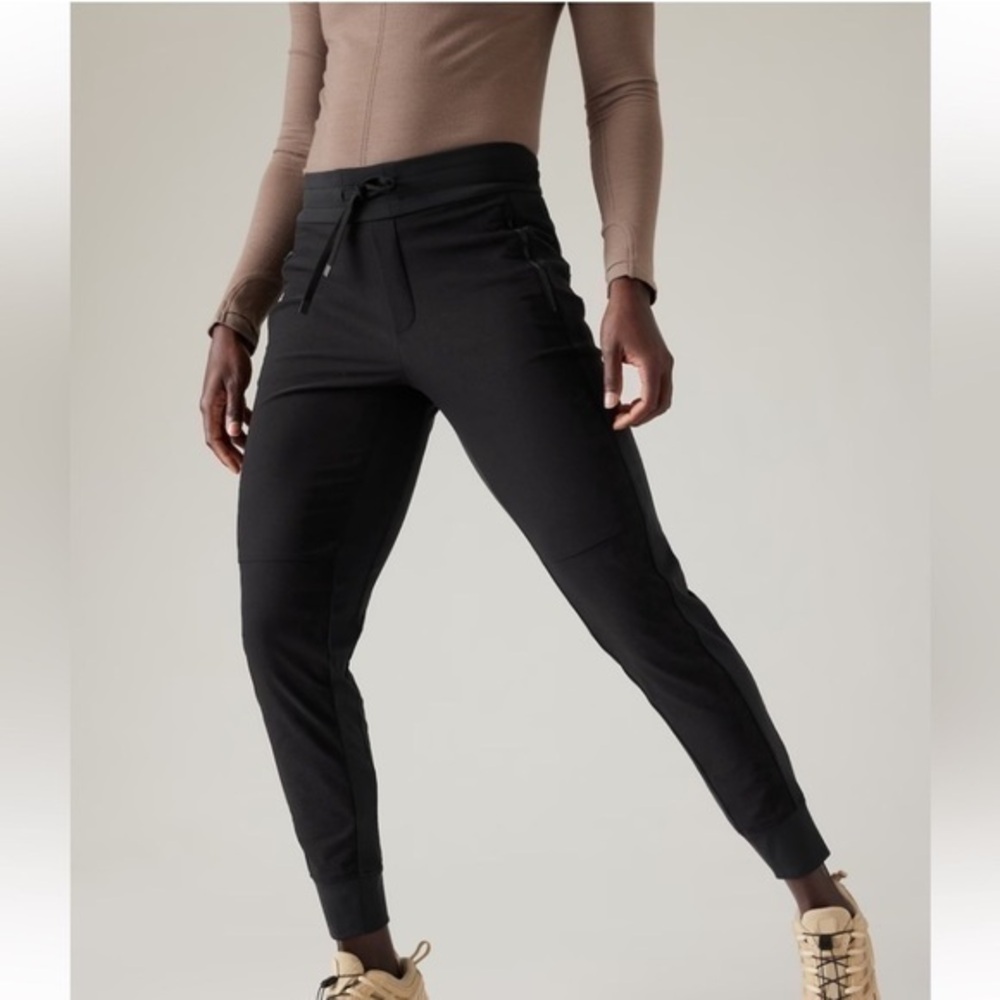 Athleta Headlands Hybrid Pants Size Women’s 8 Color Black